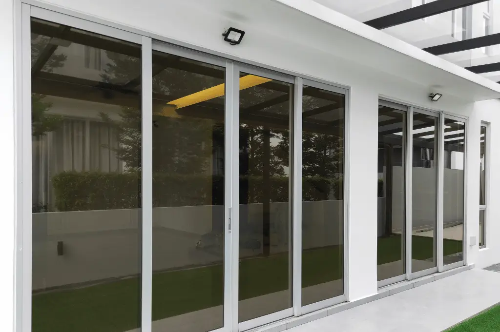 Office Window Tinting Services Darwin - Smile Bubble™